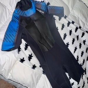 Women’s knee length Aqualung hydroflex wet suit!! EXCELLENT cond!!
